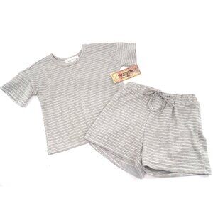 Girl's Two Piece Outfit Gray Short Sleeve Top Matching Shorts size 5 NWT